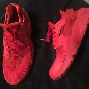 Red Nike Huaraches